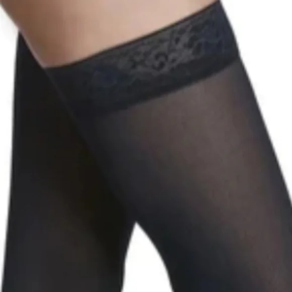 Women's compression thigh highs,Sigvaris 841 soft opaque 15-20mmHg,black/ NEW